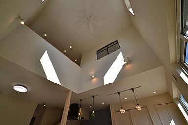 ハウスエナジー株式会社の施工事例「『ぬりかべのお家』内外2重断熱のゼロエネルギー住宅」の画像3