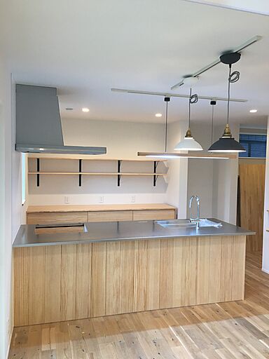 ハウスエナジー株式会社の施工事例「木香るガルバニウムのお家」の画像1