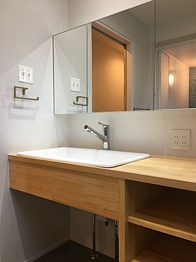 ハウスエナジー株式会社の施工事例「木香るガルバニウムのお家」の画像6