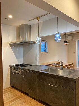 ハウスエナジー株式会社の施工事例「シャープでモダンな都市型2階建て住宅」の画像1