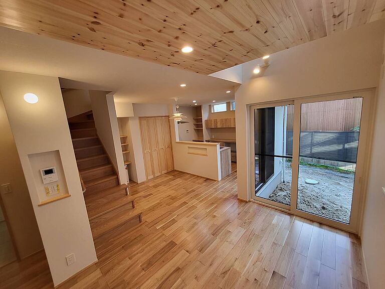 ハウスエナジー株式会社の公式画像_リビング2