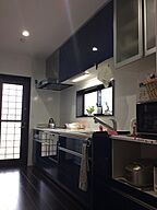 シンプルモダンスタイルのキッチン 株式会社フジサワ建設の事例画像