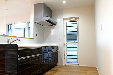 株式会社フジサワ建設の施工事例「ブラックかっこいい大人デザインの家」の画像4