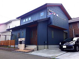 株式会社フジサワ建設の施工事例「インダストリアル系男前な外観/無垢Natural」のメイン画像