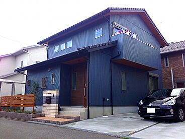 株式会社フジサワ建設の施工事例「インダストリアル系男前な外観/無垢Natural」の画像