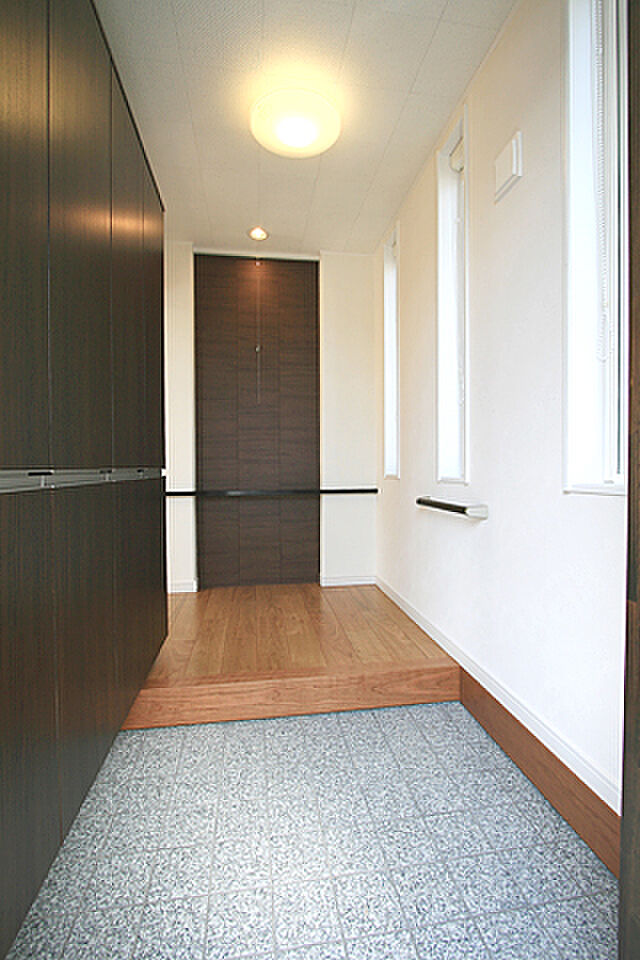 FPの家 相田建設の公式画像_玄関2