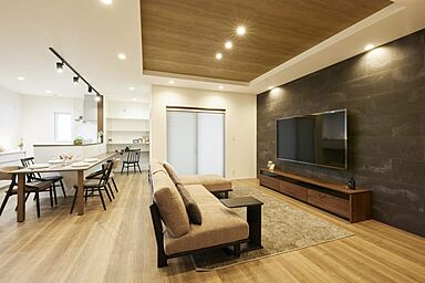 株式会社クレスの施工事例「洗練リビング×インナーガレージのある家」の画像1