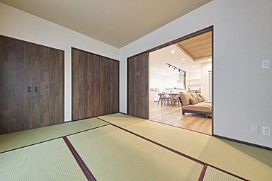 株式会社クレスの施工事例「洗練リビング×インナーガレージのある家」の画像2