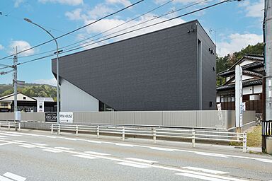 株式会社クレスの施工事例「デザイン性と機能性を兼ね備えた住まい」の画像6