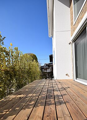 ソーラーホーム株式会社の施工事例「大きな吹抜けのある開放的なリビングの家」の画像4