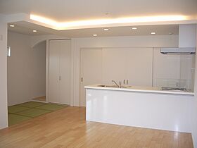 昭和ハウジング泉州の施工事例「CUBE型の2色使いがおしゃれな外観」の画像1