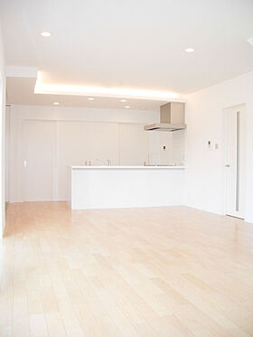 昭和ハウジング泉州の施工事例「CUBE型の2色使いがおしゃれな外観」の画像5