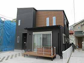 昭和ハウジング泉州の施工事例「月をイメージした和室の窓が印象的なお家」のメイン画像