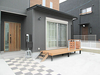 昭和ハウジング泉州の施工事例「月をイメージした和室の窓が印象的なお家」の画像3