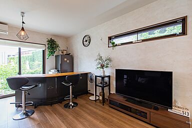 昭和ハウジング泉州の施工事例「勾配天井に中庭、カウンターバーと施主様のセンスが光るオシャレを尽くしたお家」の画像1