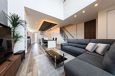 昭和ハウジング泉州の施工事例「贅沢な広さと高級感にあふれたお家。誰もが憧れる広く開放的な大人の雰囲気のお家。」の画像