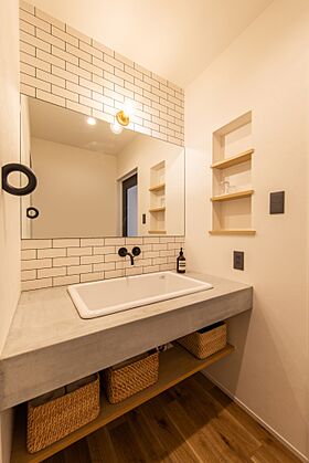 昭和ハウジング泉州の施工事例「施主様の建築素材の選択が抜群。モルタルの良さが光る新しい感覚のオシャレなお家」の画像2