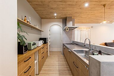 昭和ハウジング泉州の施工事例「施主様の建築素材の選択が抜群。モルタルの良さが光る新しい感覚のオシャレなお家」の画像3