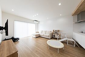 昭和ハウジング泉州の施工事例「目を引くおしゃれなお家。白をベースに木目が映えるお部屋が素敵。」の画像4