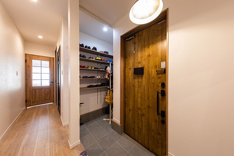 昭和ハウジング泉州の公式画像_玄関7