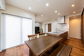 昭和ハウジング泉州の施工事例「ダウンライトが幻想的な和モダンなお家」の画像1