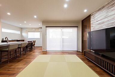 昭和ハウジング泉州の施工事例「ダウンライトが幻想的な和モダンなお家」の画像3