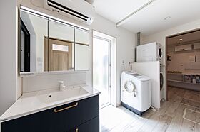 昭和ハウジング泉州の施工事例「プライベート図書室で寛げる、立地を生かした窓からの景色が抜群のお家」の画像6