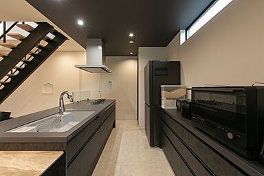 昭和ハウジング泉州の施工事例「自然光がふりそそぐ【スタイリッシュなリビングイン階段】のあるお家」の画像10