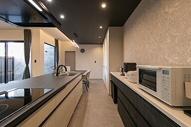 昭和ハウジング泉州の施工事例「洗練されたスタイリッシュな外観に大空間リビングと中庭のあるホテルライクなお家」の画像7