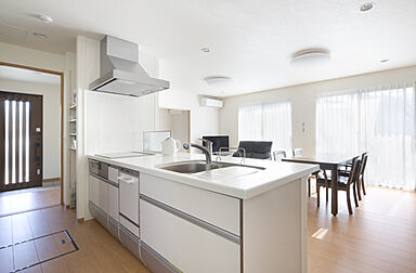 トヨタホームの施工事例「【平屋実例】ワンフロアでつながる暮らし」の画像2