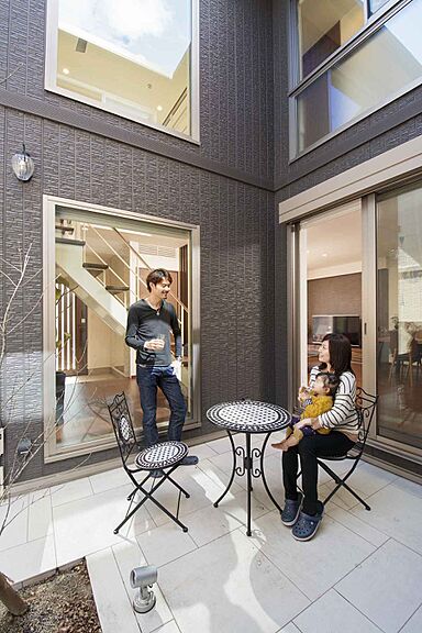 トヨタホームの施工事例「広いリビングと中庭が暮らしの中心に」の画像5