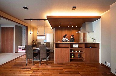 トヨタホームの施工事例「テーマは「外に閉じ、内に開く」。想像を超える明るさ・広さが隠された住まい。」の画像5