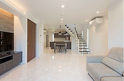 シンプルモダンスタイルのリビング トヨタホームの事例画像