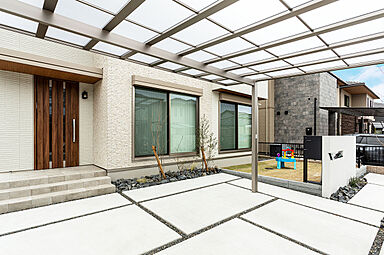 トヨタホームの施工事例「家族の気配を感じながら暮らせる、 リビング中心のオープンな住まい。」の画像4