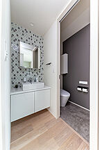 シンプルモダンスタイルの洗面所 トヨタホームの事例画像