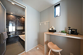 トヨタホームの施工事例「アウトドア好き夫妻がリラックスして過ごせる開放感のある2階リビング。」の画像4