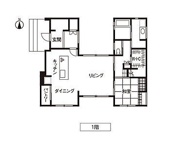 トヨタホームの施工事例「緑いっぱいの中庭が、開放感と日々の癒やしをもたらす住まい。」の1階間取り図の画像1
