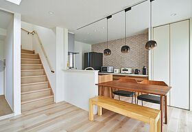 トヨタホームの施工事例「子どもの頃から憧れていた庭付き一戸建てを明るく爽やかなリゾートテイストで。」の画像5