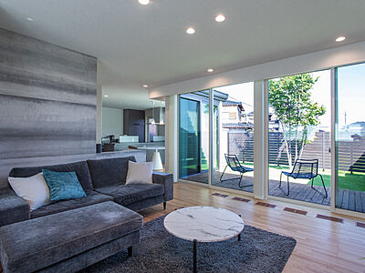 シンプルモダンスタイルのリビング セキスイハイム 米子展示場の事例画像