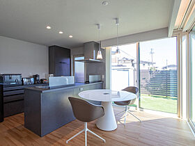 セキスイハイム 長町展示場の施工事例「コの字型の平屋のすまいで中庭を満喫。自然の心地よさを感じる暮らし。」の画像3