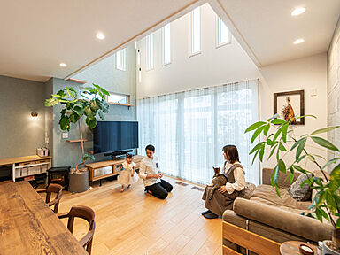 セキスイハイム 長町展示場の施工事例「ペットも子どもも一年中心地よく過ごせる、大きな吹抜けのある明るい住まい」の画像
