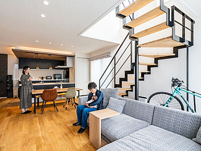 カフェスタイルのリビング セキスイハイム エコラス展示場の事例画像