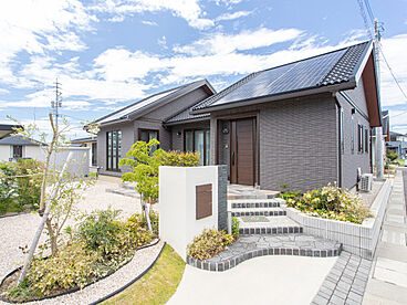 セキスイハイム 長町展示場の施工事例「勾配天井がのびやかな内と外がつながる平屋の住まい」の画像