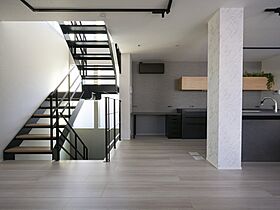 セキスイハイム 長町展示場の施工事例「約22坪の土地に建つ都市型3階建て住宅に、工夫を詰め込んで心地よく暮らす」の画像2