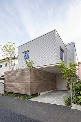 積水ハウス レグヌムコート市川展示場の施工事例「住宅密集地で居心地の良さを追求。柔らかな光に包まれた一年中快適な家」の画像1
