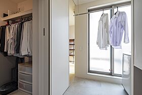 積水ハウス レグヌムコート市川展示場の施工事例「住宅密集地で居心地の良さを追求。柔らかな光に包まれた一年中快適な家」の画像5