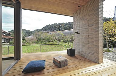 積水ハウスの施工事例「必要な場所につくった収納が大活躍。無垢材など自然素材の心地よさを味わえる家」の画像4