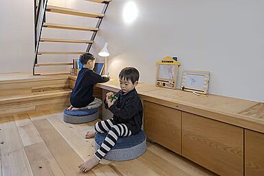 積水ハウス シャーウッド太田展示場の施工事例「3兄弟が仲良くのびのび。お家すべてが遊び場、学び場」の画像1