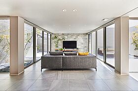 積水ハウス イズ長町展示場の施工事例「プライバシーを守りながらも、光と開放感にあふれたコートハウス」のメイン画像