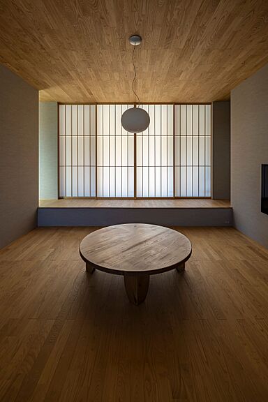 積水ハウスの施工事例「静かに緑を眺め、鳥のさえずりを聴くやすらぎの空間」の画像2